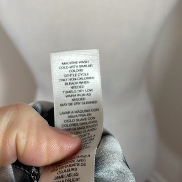 Chico’s asymmetrical hem blouse - Picture 9 of 9